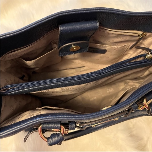 MICHAEL KORS Hamilton Large Saffiano Tote Bag
Navy Blue - Picture 6 of 8